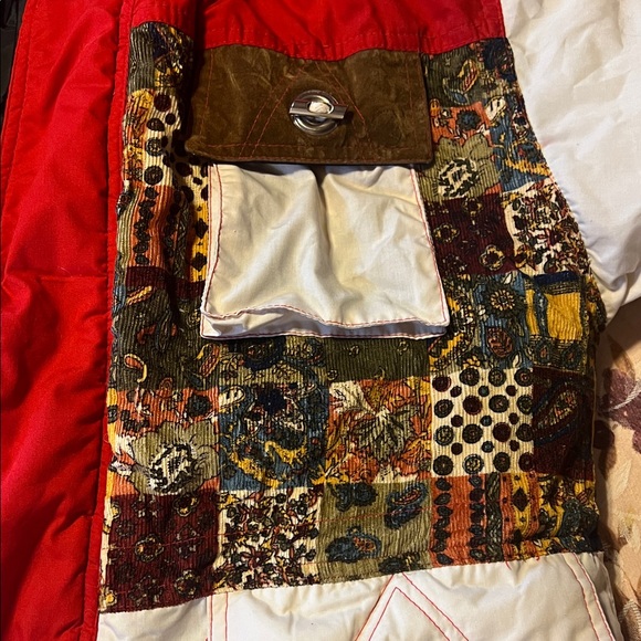 Stylish Red and White Women's Puffer Jacket - Picture 3 of 11